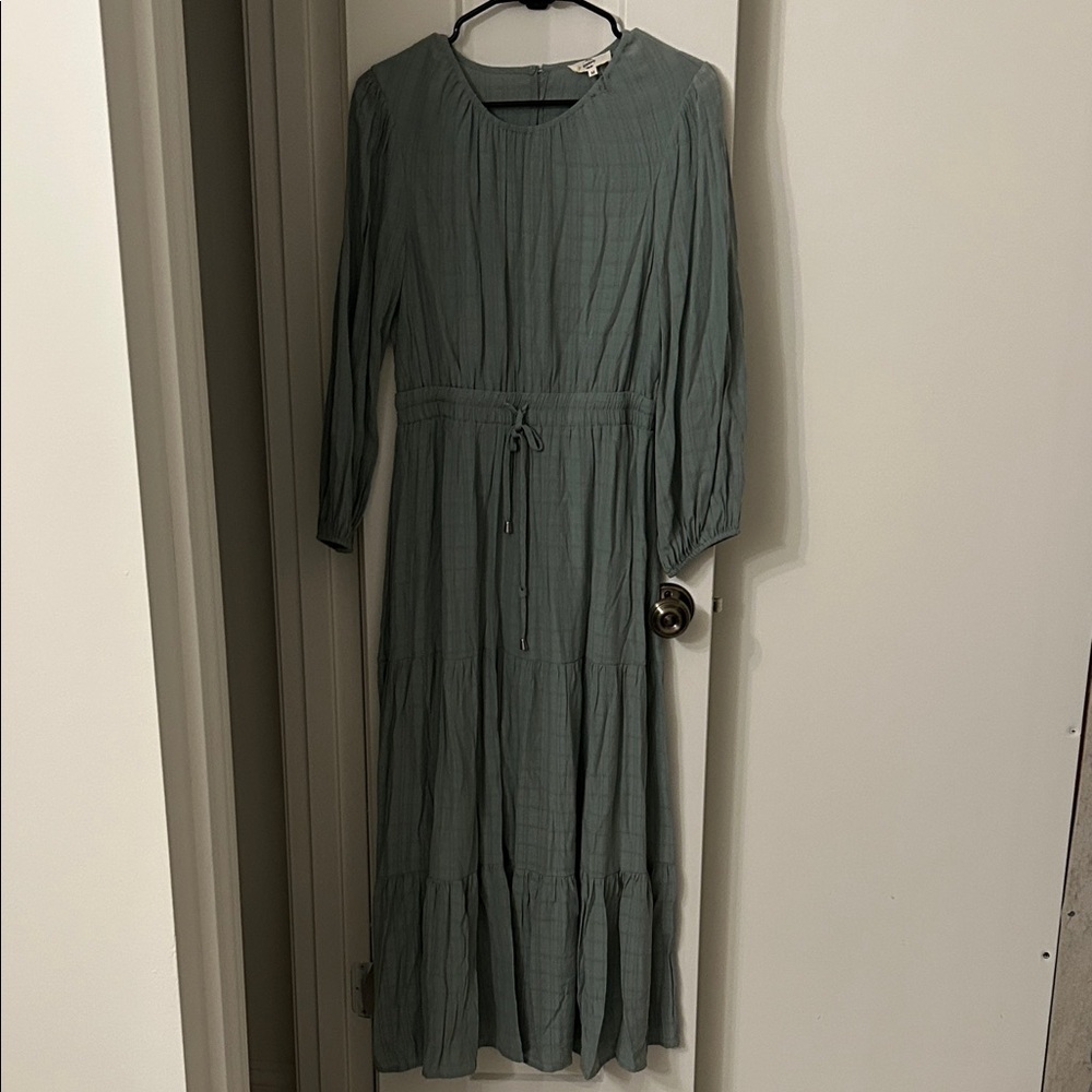 Entro Sage Long Sleeve Dress Size medium